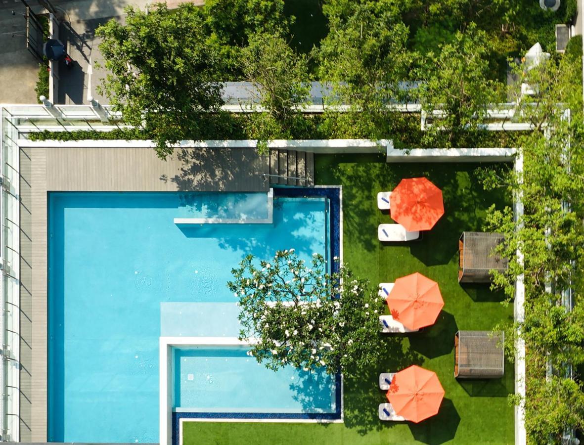 Silq Hotel & Residence Bangkok Exterior photo The rooftop pool at the Hotel