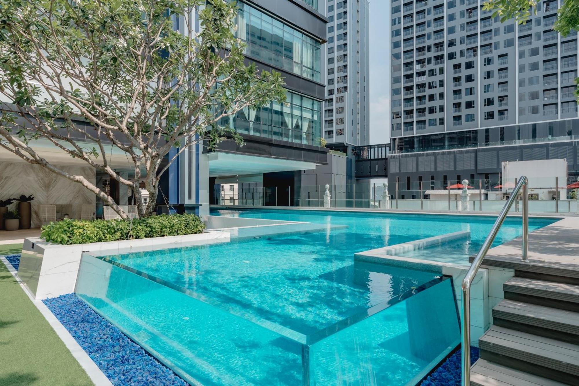 Silq Hotel & Residence, Managed By The Ascott Limited Bangkok Exterior photo The pool at the hotel
