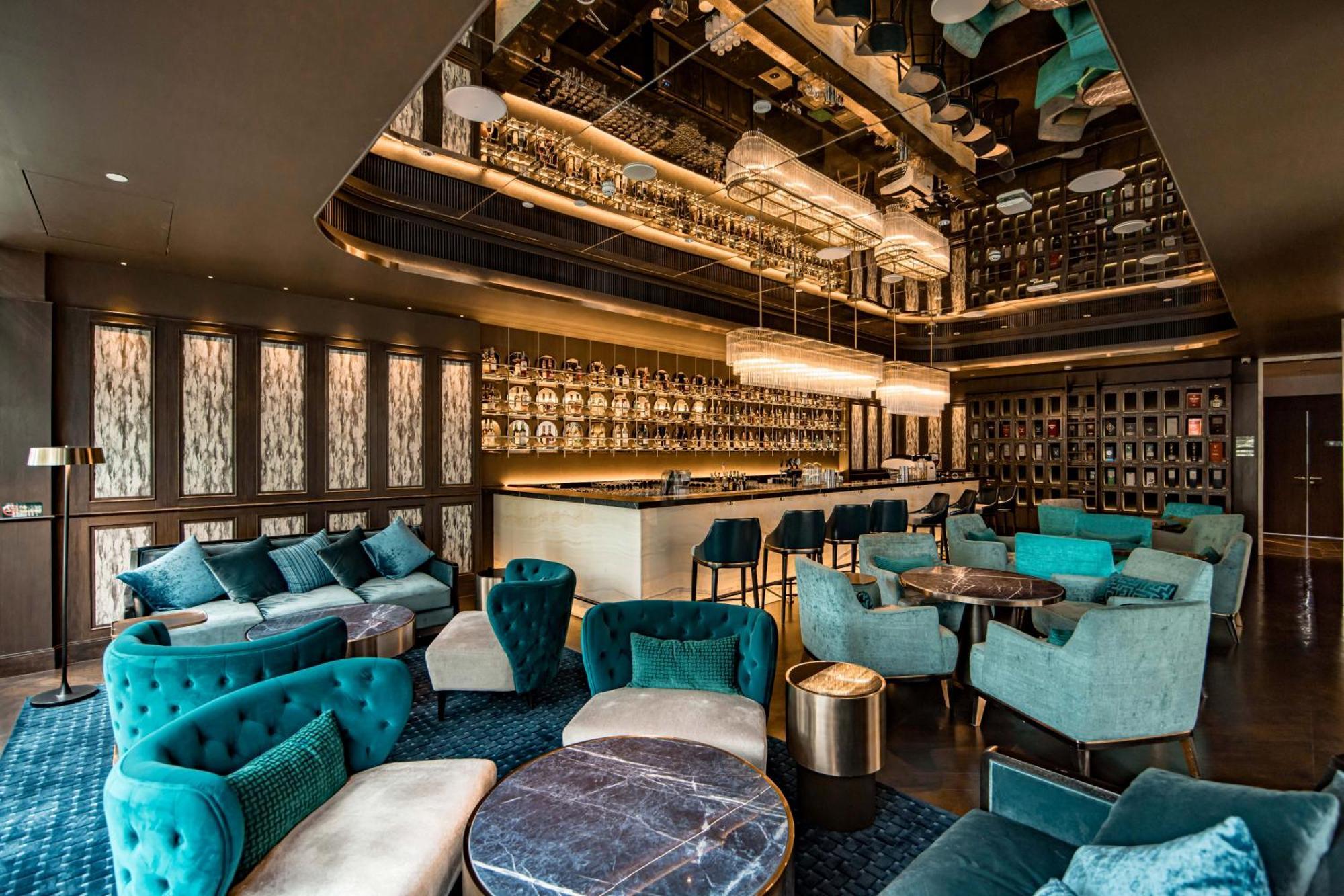 Silq Hotel & Residence Bangkok Exterior photo The Bar